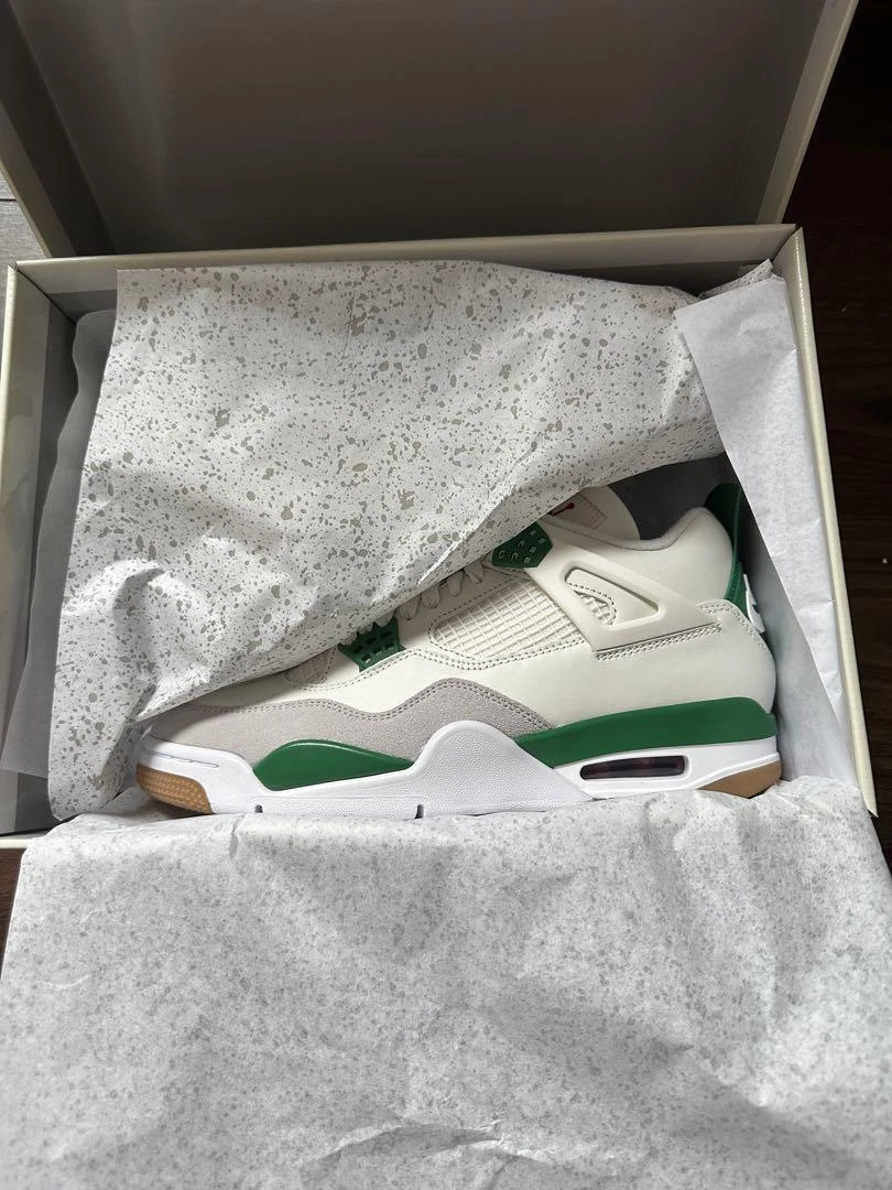 驚きの安さ 荼毘様専用☆AIR JORDAN 4 RETRO SP DR5415 103 スニーカー