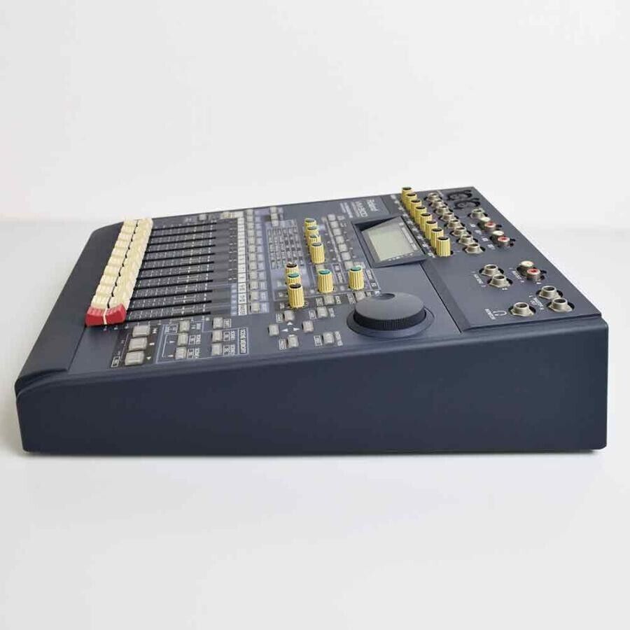 Roland VM-3100 Mixing Station 20 Channel Audio Digital Mixer Roland VM-3100 Mixing Station 20 Channel Audio Digital Mixer