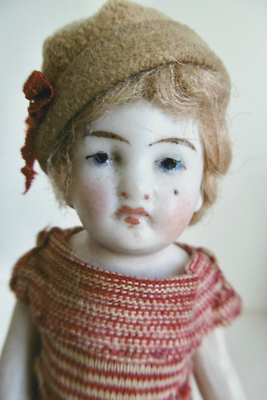 POUPÉE MIGNONNETTE ANCIENNE TÊTE EN BISCUIT ALLEMANDE - HT 16
