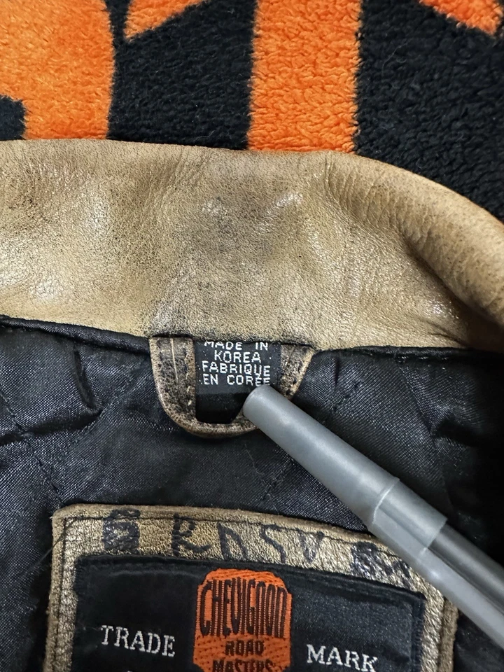 Chaqueta bombardero de cuero vintage WRD Chevignon para motociclista talla pequeña para hombre Foto 4 de 4