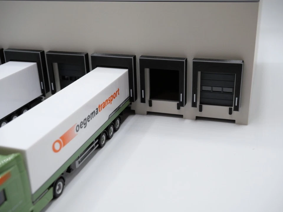 H0 Logistikhalle Lagerhalle - 6 Tore (Bausatz) - Bild 3 von 4