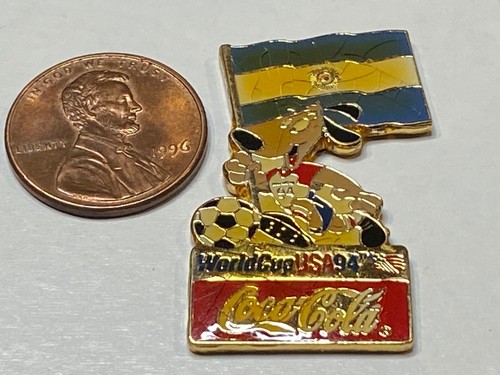 Vintage Coca-Cola Coke 1994 World Cup Soccer Lapel Hat Pin Team Argentina Flag - Picture 2 of 2