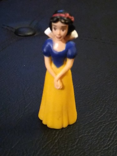 Disney Character Figures Snow White And 2 Of The Dwarfs 2.5-3" Tall - Picture 6 of 11