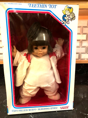 VINTAGE  RARE UNEEDA TEETHIN TOT BABY  IN ORIGINAL BOX