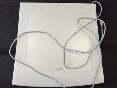 Wacom Intuos Graphics Tablet GD-1212-U