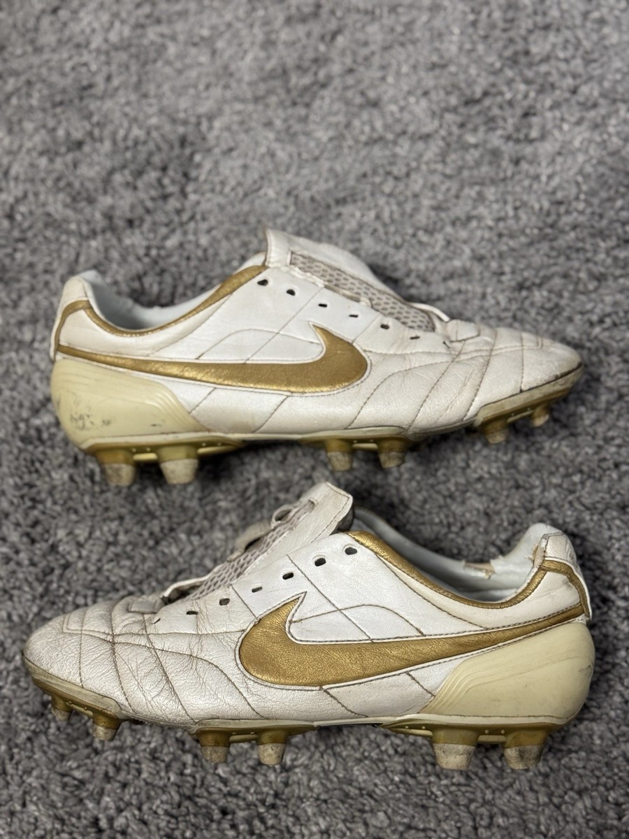 Nike R10 サッカーシューズ ホワイト/ゴールド ロナウジーニョ 28㎝ Nike R10 サッカーシューズ ホワイト/ゴールド ロナウジーニョ 28㎝