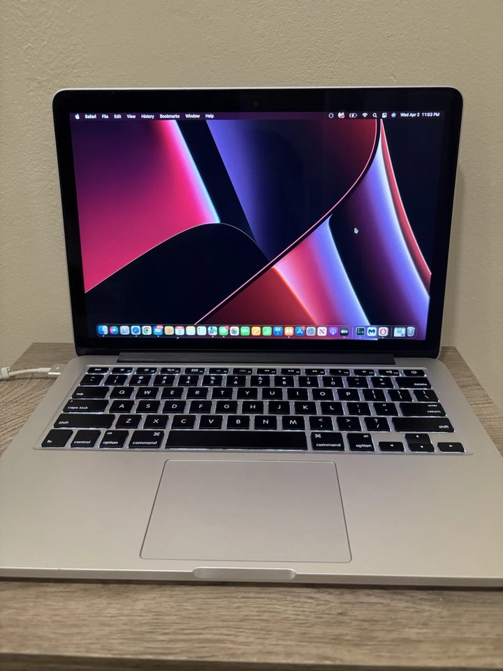 Apple MacBook Pro - Image 3 of 4