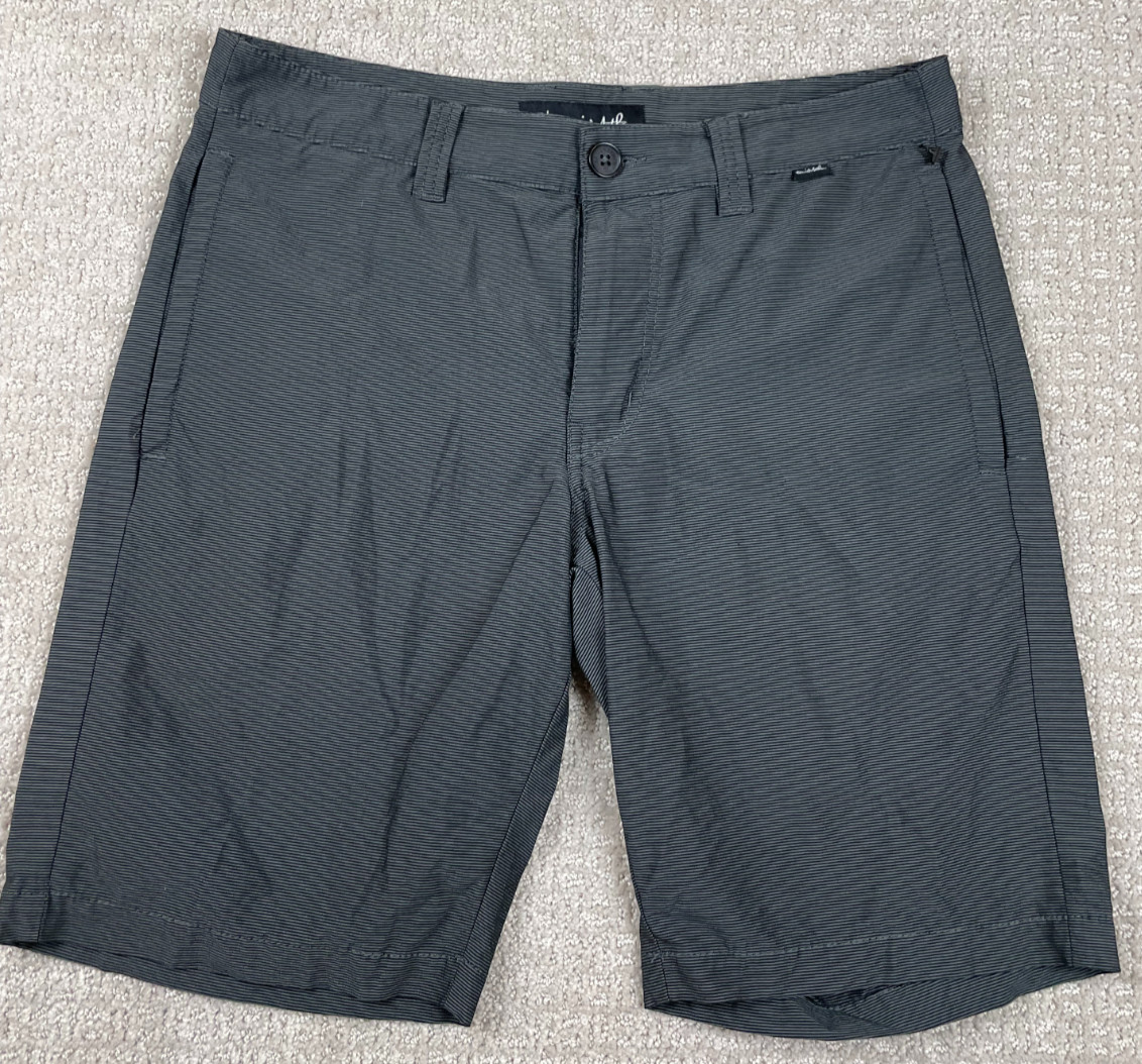 Travis Mathew Shorts Mens Size 30 Gray Striped Performance Stretch Golf Hike