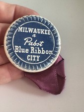Vtg Milwaukee Wisconsin Pabst Blue Ribbon City Button Pin w/ Ribbon Beer