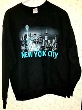 New York Men's Sweatshirt. Black Gildan Heavy Blend. Medium. Statue Of Liberty
