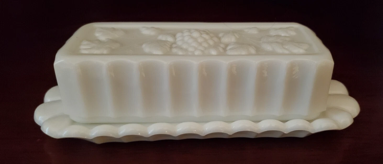 WESTMORELAND VINTAGE WHITE MILK GLASS BUTTER DISH W/ SCALLOP EDGE & WINE GRAPES