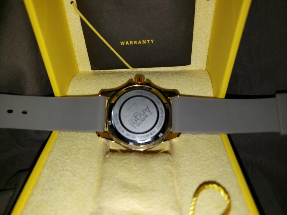 Reloj de cuarzo Invicta Angel de acero inoxidable para dama modelo # 22100 Foto 4 de 4