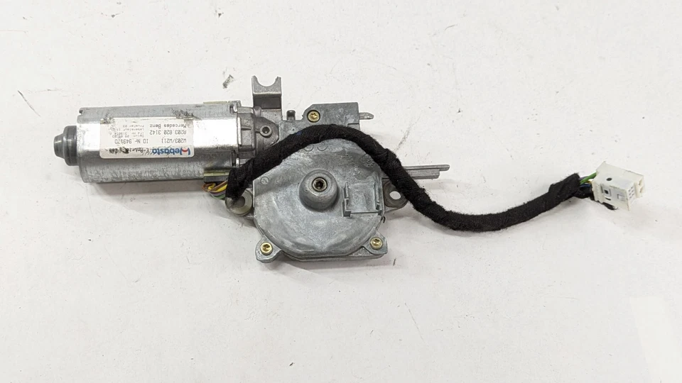 03-09 Mercedes-Benz W203 C280 C240 C320 CLK3 Bosch techo corredizo motor OEM A2038203142 Foto 4 de 4
