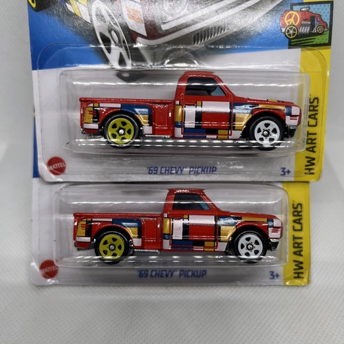 HOT WHEELS '69 CHEVY PICKUP HW ART CAR. 2 Stück. - Bild 2 von 2