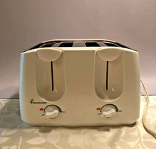 Vintage 4-Slice Toastmaster Toaster w/Kellogg's POP-TARTS Setting White Chrome