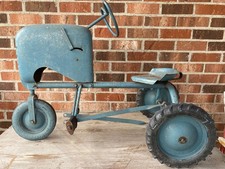 Vintage - BMC Tractor Junior - Heavy Duty - Pedal Tractor