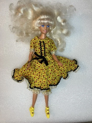 UNIMAX Barbie Clone Fashion Doll Blonde Hair VTG Ellie May Clampet Outfit Read
