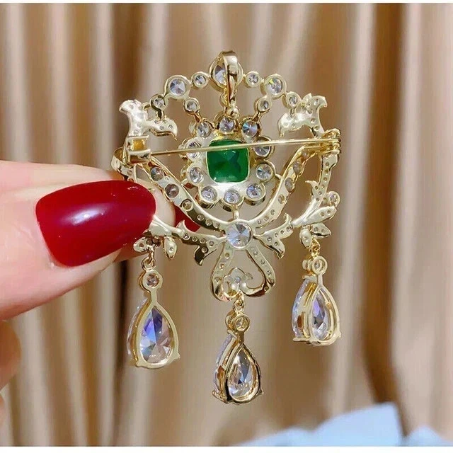 Broche broche flor esmeralda Art Deco creado en laboratorio cojín de 3 quilates chapado en oro amarillo de 14 quilates Foto 3 de 4