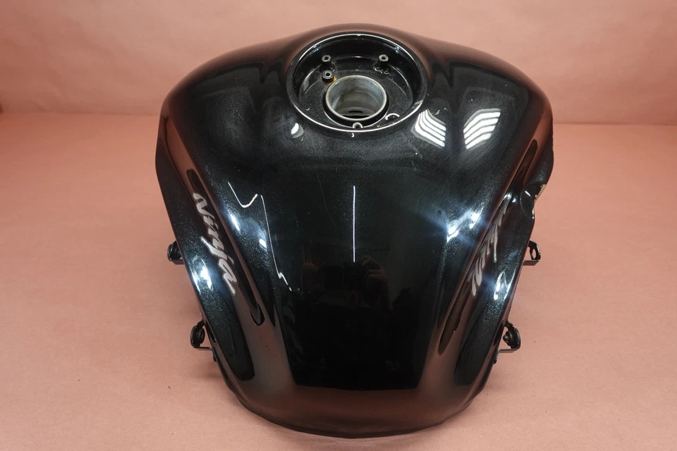 2014-2016 Kawasaki Ninja 1000 ZX1000 Gas Tank Fuel Cell Petrol Reservoir - Image 3 of 4