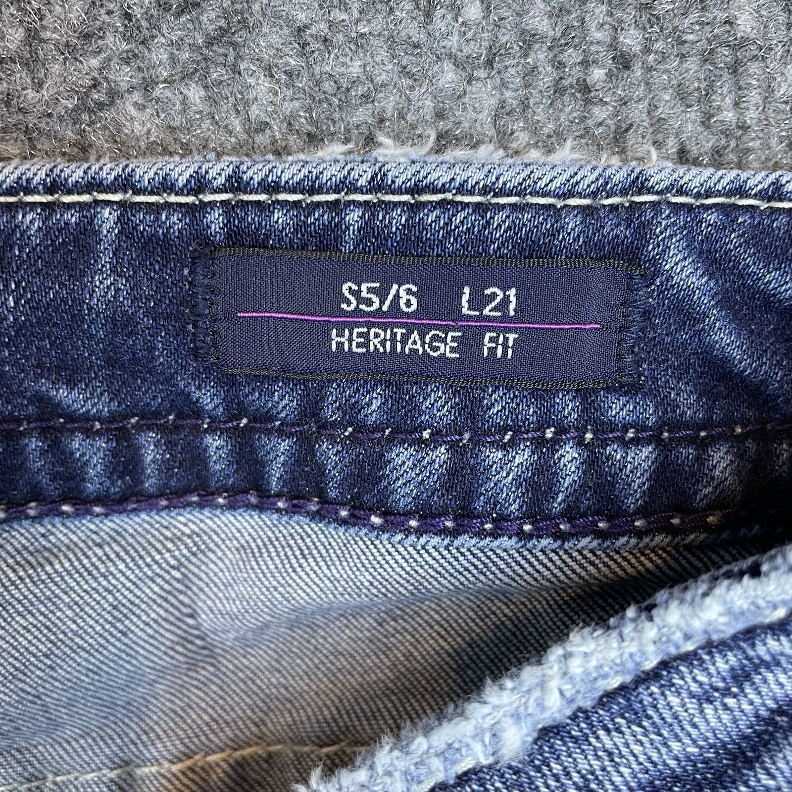 Vigoss Chelsea Capri Jeans Womens 5/6 L 21 Blue Embroidered Distressed