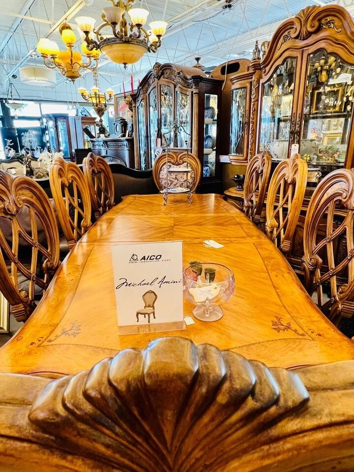 AICO by Michael Amini Venetian 7PC dining room set - Image 2 of 4