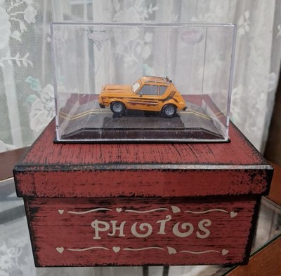 Disney Pixar Cars Scale 1-43  2 Die-Cast Collector Case