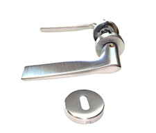 Maniglia per Porte Interne Coppia Rosetta Tonda Ottone Cromo Satin VALLI E VALLI