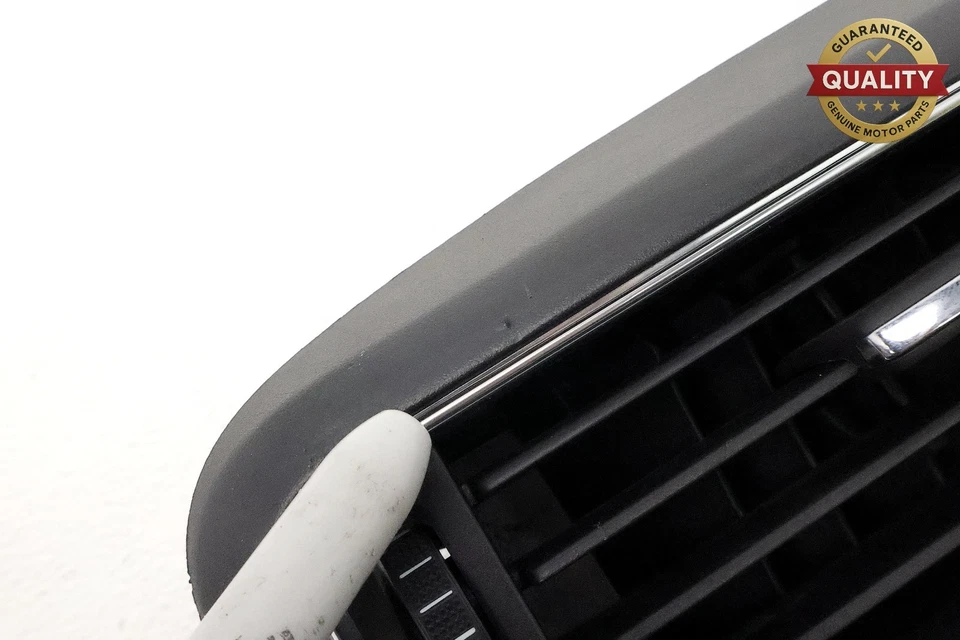 Ford Explorer 2020-2025 tablero delantero lado derecho exterior rejilla de ventilación de aire OEM Foto 3 de 4