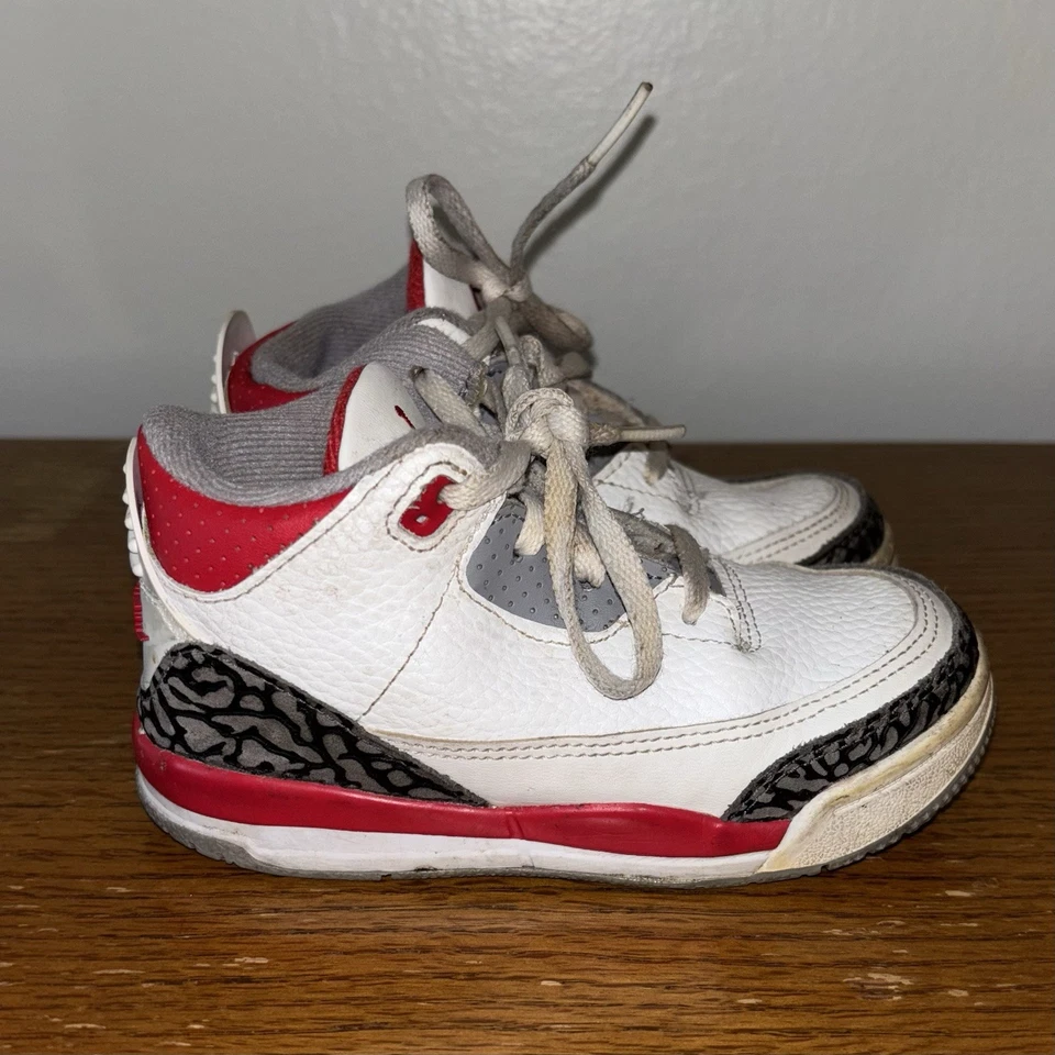 Nike Air Jordan 3 Retro “Rojo Fuego” TD Niño Pequeño Talla 9C Zapatos (DM0968-160) Foto 2 de 4