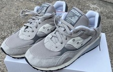 Saucony Shadow 6000 Size 9 men  s Grey White beige Sneaker Shoe Trainer