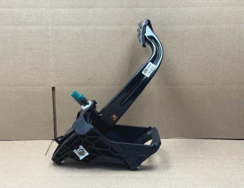 Педаль стопора тормоза 2018-2023 Kia Stinger PO42 от оригинального производителя - Изображение 4 из 4