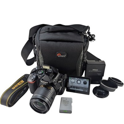 Nikon D5600 DSLR Camera w 18-55mm VR Lens Lowepro Bag Low Shutter OEM Charger