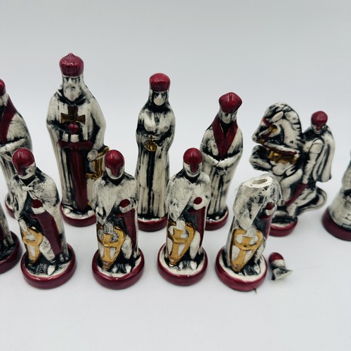 Vintage Porcelain Ceramic Chess Set 32 Pieces Complete Rare Felt Base Black Red - Picture 21 of 24