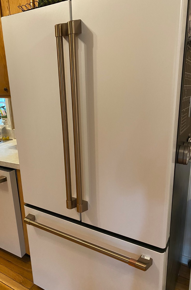 GE Cafe Refrigerator right-hand door,matte white WR78X30556
