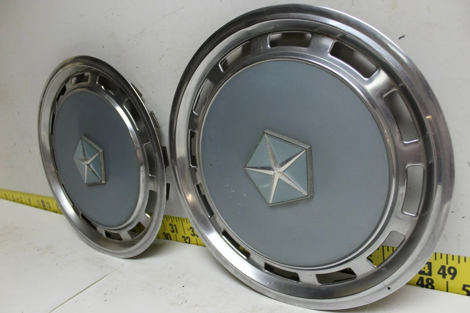 Juego de tapacubos azul Mopar 14" Dodge Aries Reliant Chrysler LeBaron 1982 fabricante de equipos originales (3802) Foto 2 de 4