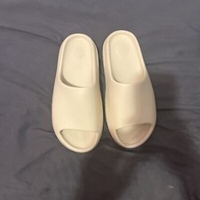 Yeezy Slides Bone 2022