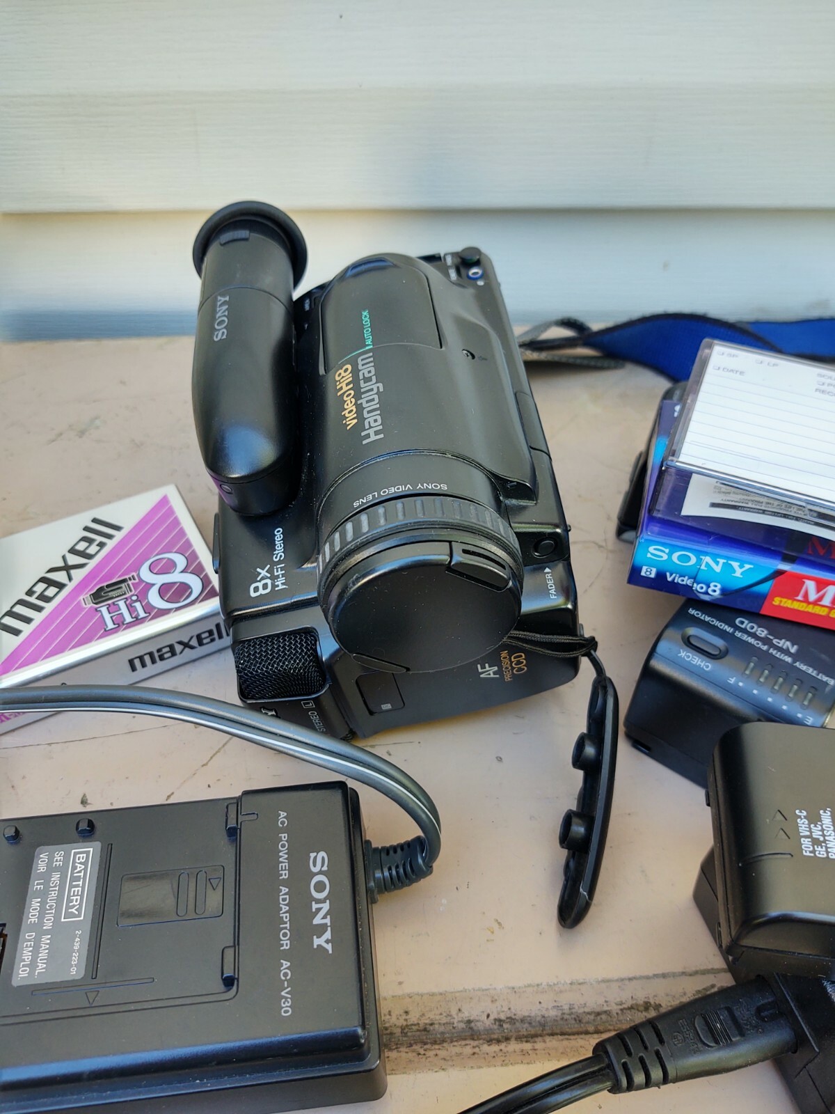 Sony Video Hi8 Handycam 8x Hifi Stereo Charger Tapes Accessories eBay