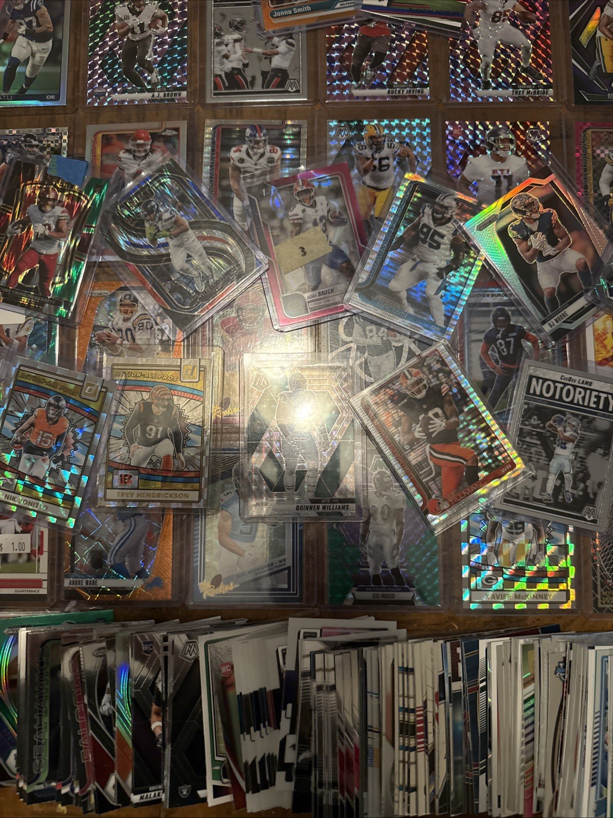 HUGE NFL Football Card Lot Of 606 Cards Autos Patches /#  Mahomes Prizm view 12
