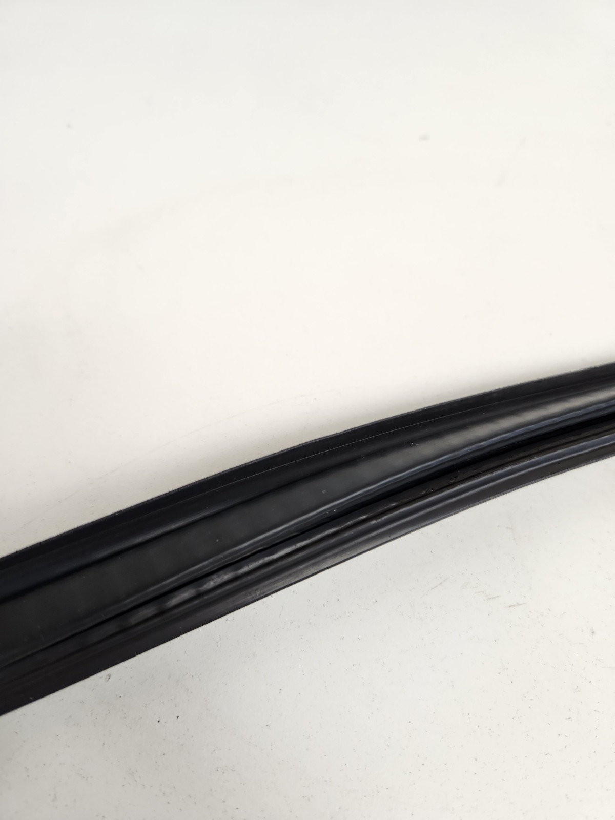 McLaren MP4-12C 2012-2014 Left Lower Seal