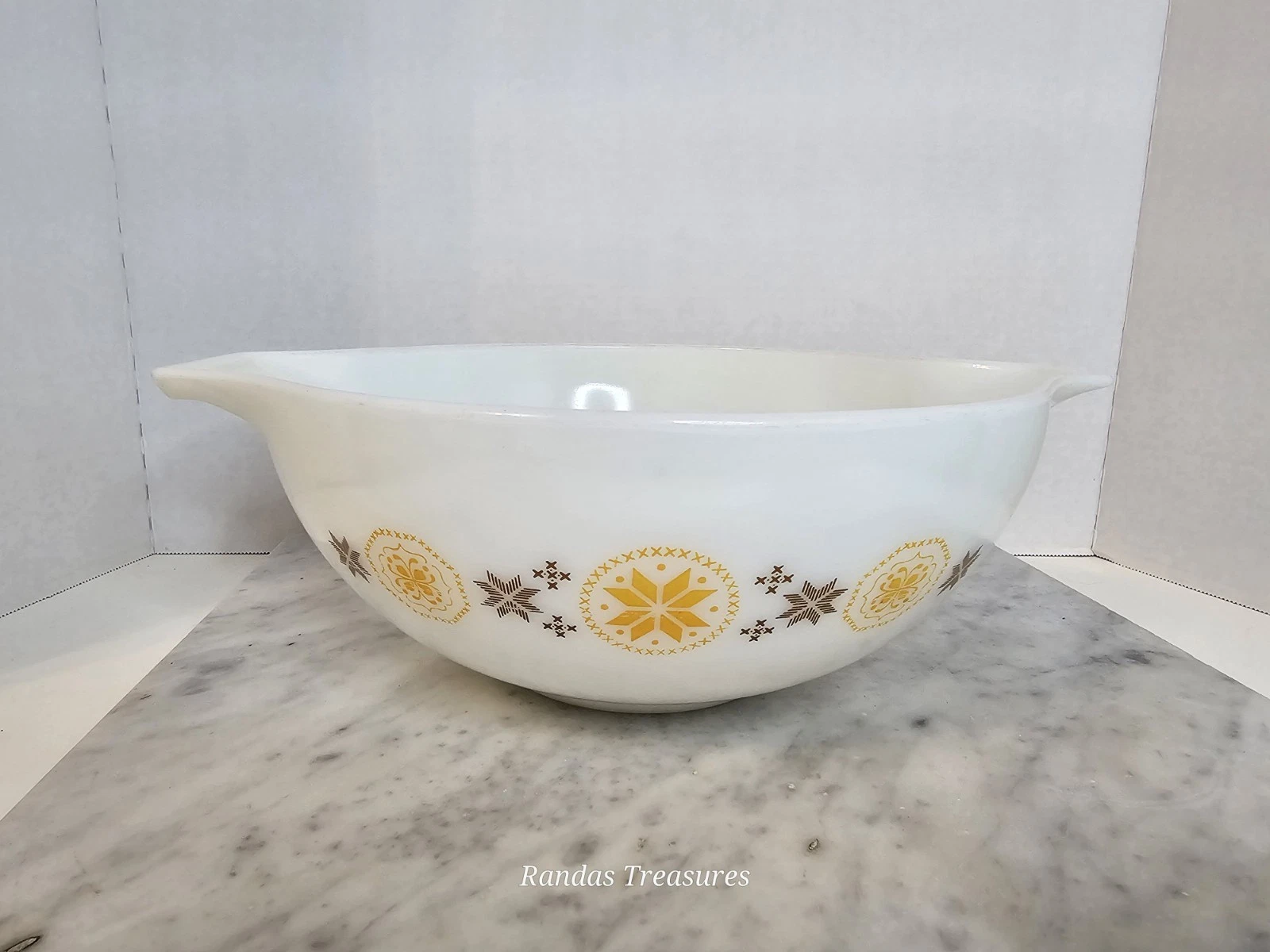 Vintage Pyrex 444 Town & Country 4Qt Cinderella Mixing Bowl – 1960s White Glass