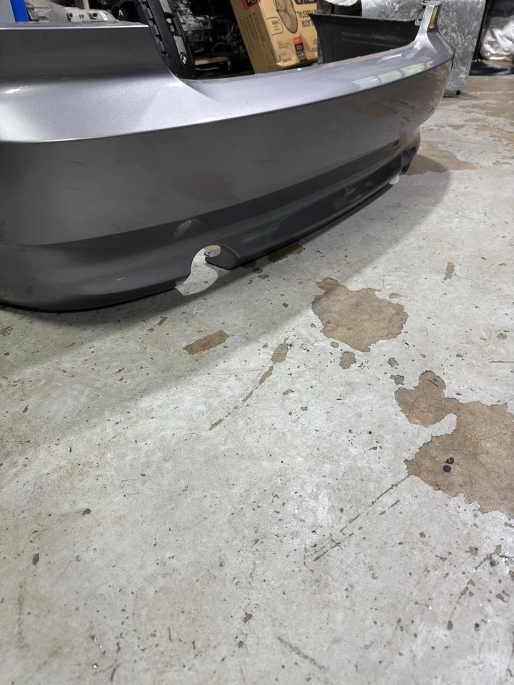 2007-2010 BMW E93 335i 2-дверное купе кабриолет задний бампер серый - Изображение 2 из 4