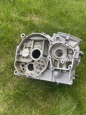 05-06 Kawasaki ZX6R Ninja 636 ZX636 Crankcase Crank Case