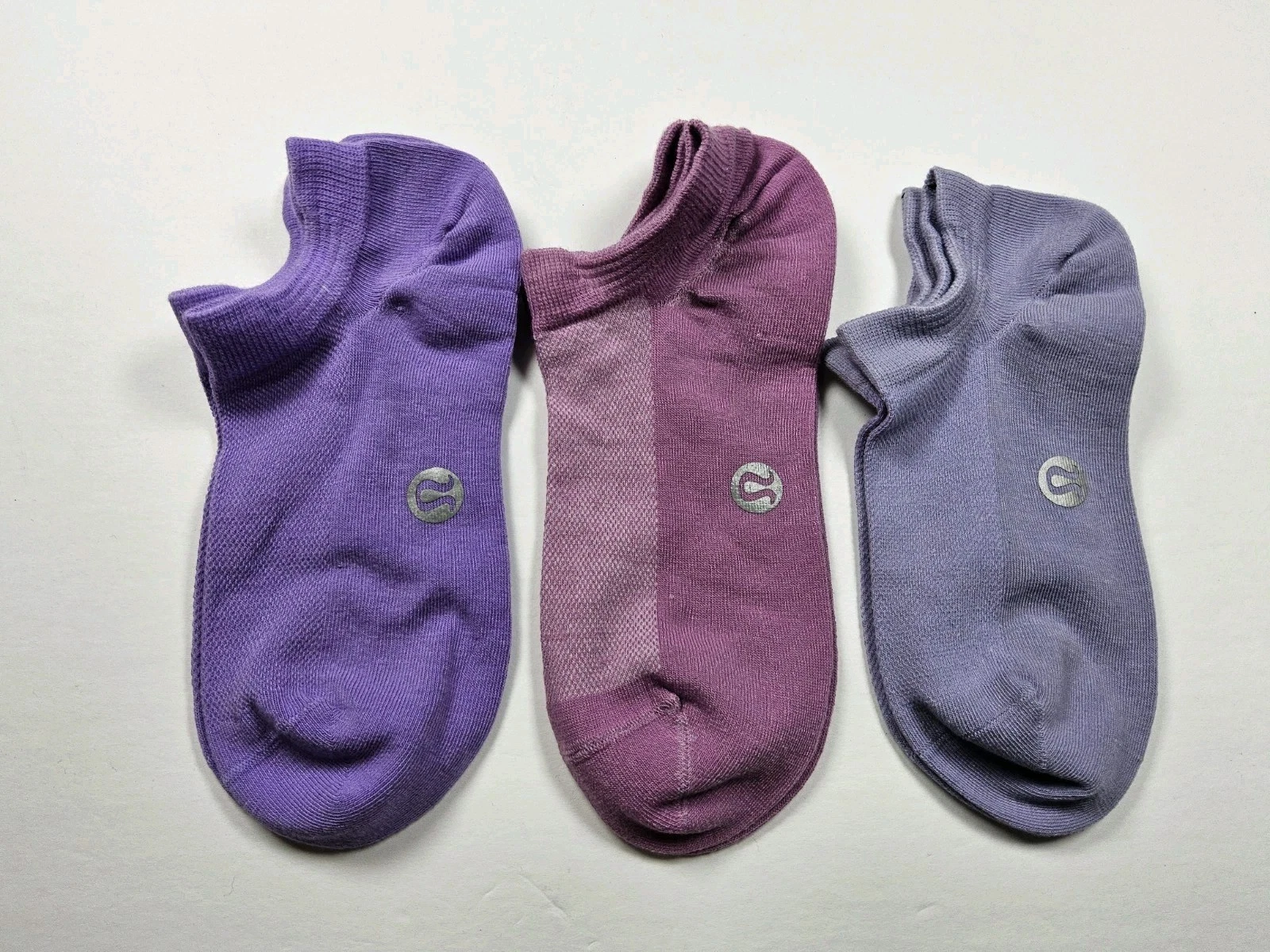 Lululemon Women’s Lightweight Lot Of 3 Pairs Ankle Socks Size M