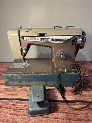 Emdeko Zig Zag Quality Home Sewing Machine All Metal Made in Japan Vintage