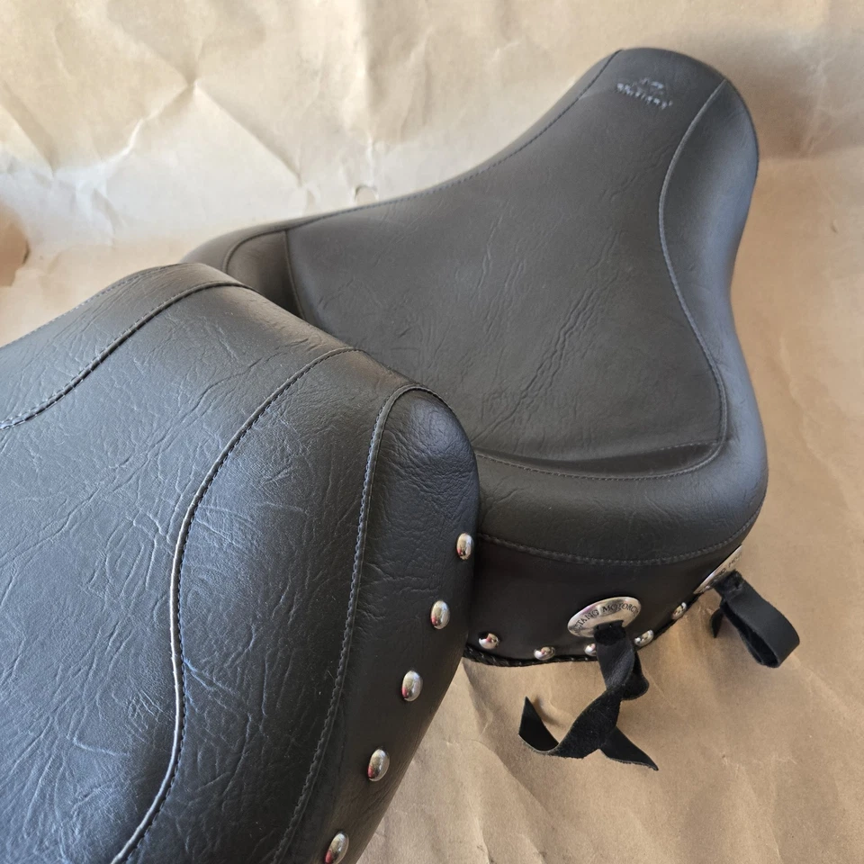 Asiento Mustang 6D6G3WN 75530 para Harley Davidson Dyna / Wideglide FXD FXDWG Foto 3 de 4