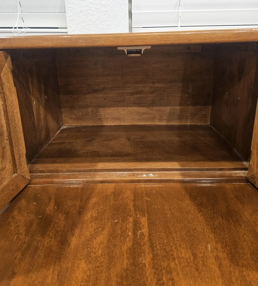 Mesa auxiliar de arce Ethan Allen de mediados de siglo 2 niveles cajón casa de campo vintage Foto 4 de 4