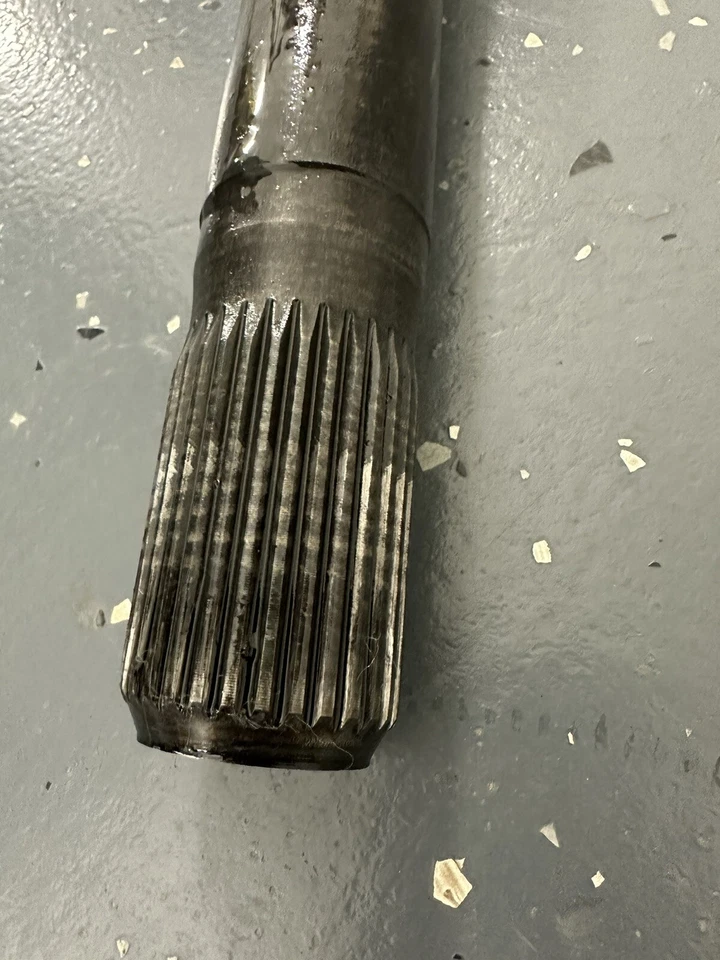 2020 21 22 23 24 Gmc Sierra Silverado 2500 3500  HD Rear Axle Shaft 84757405 OEM - Image 3 of 4