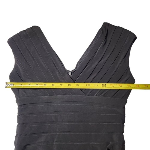 Vestido de cóctel formal negro Adrianna Papell calce acampanado manga hasta la rodilla 4 - Imagen 8 de 15