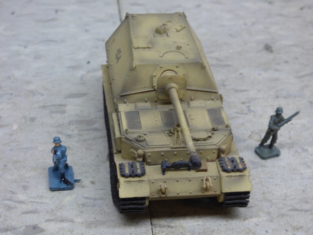 Dragon Armor Minitanks WWII German Sd Kfz 184 Elefant & Airfix