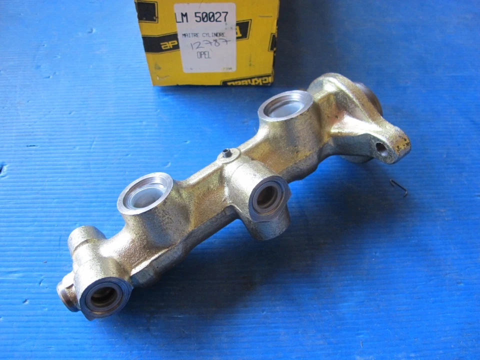 Maître-cylindre de freins tandem Delphi pour Opel Corsa A 1.0 S, 1.2 S et 1.3 S - Photo 1/1